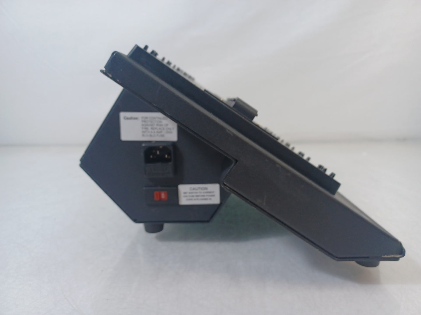 ACT iCHARGE i12 Z712 Twelve Bay Radio Battery Charger - Port 2 Faulty