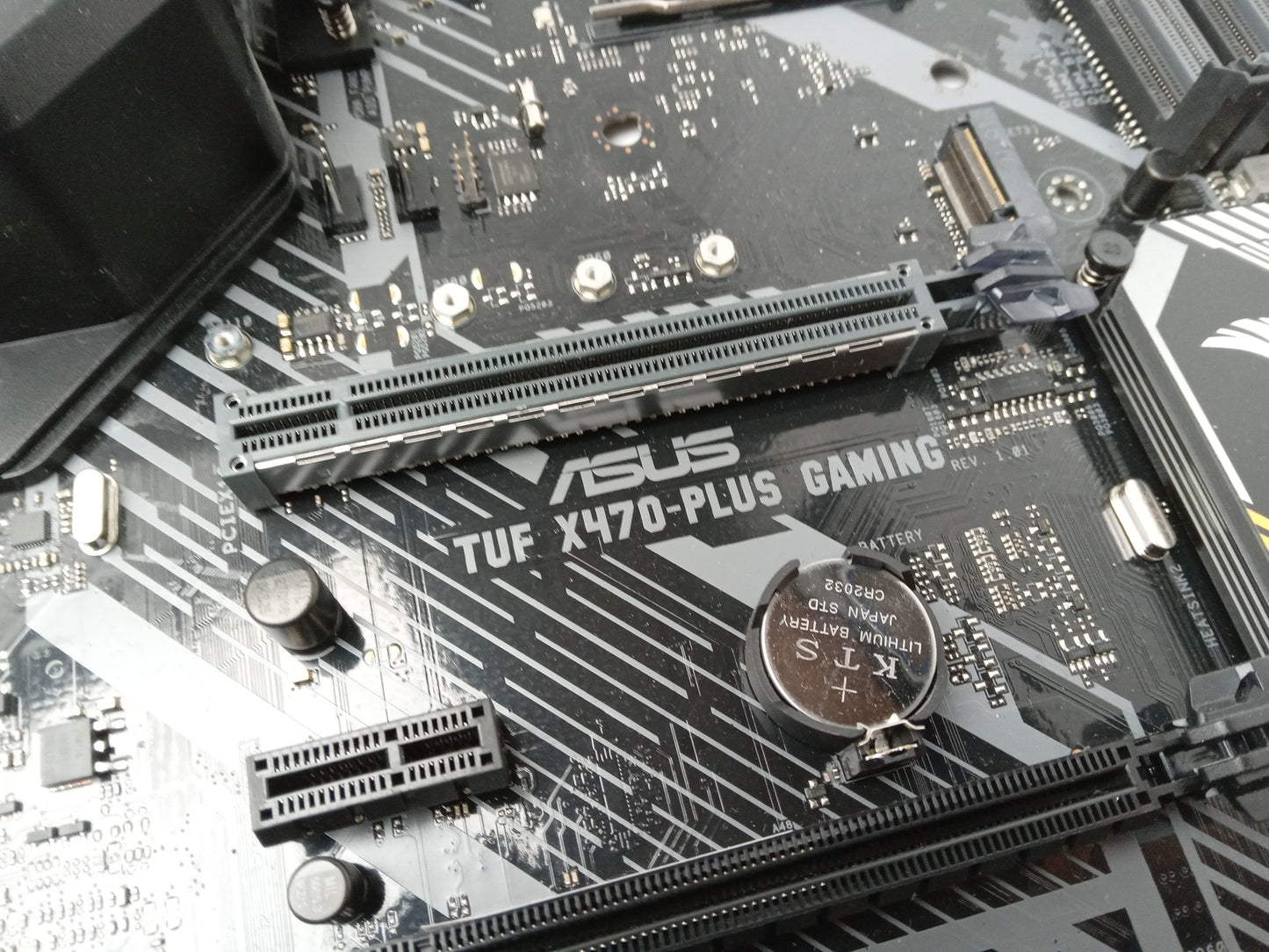 ASUS TUF X470-PLUS Gaming Socket AM4 DDR4 ATX Motherboard With I/O Shield