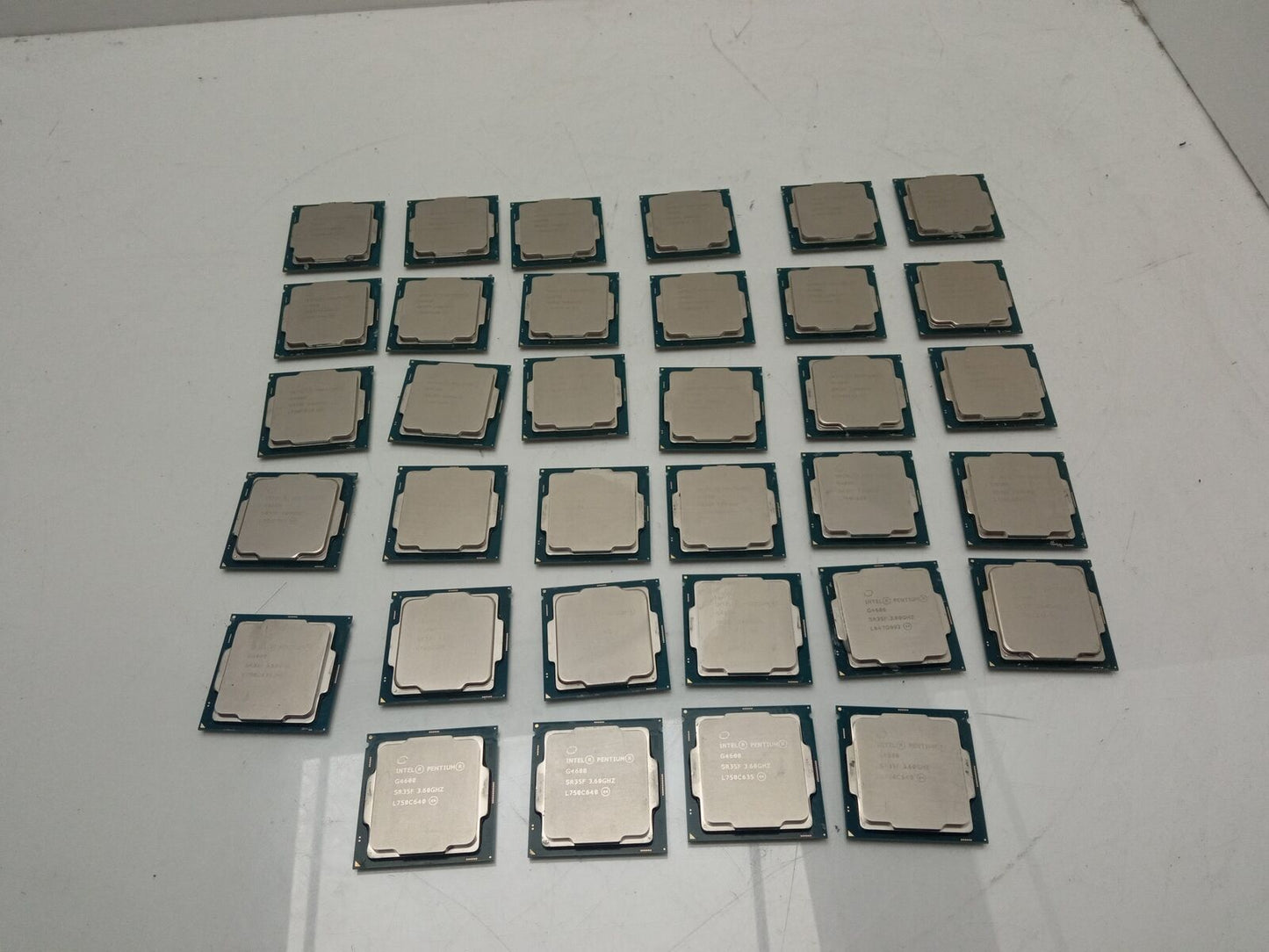 Job Lot 34x Intel Pentium G4600 3.60 GHz Socket LGA1151 Processor CPU (SR35F)