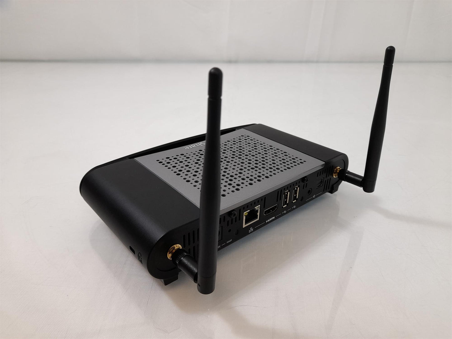 Barco ClickShare CSE-200 Wireless Presentation System With Power Supply