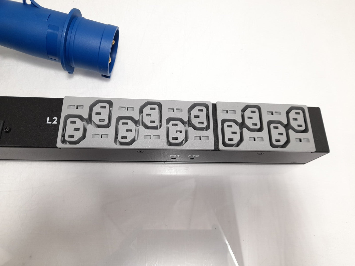 HPE P9Q45A 32A Power Distribution Unit PDU 20x C13 Outlets 866817-015