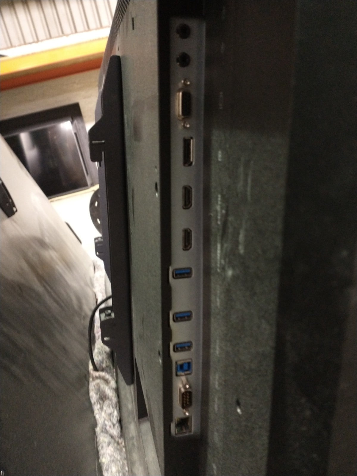 Dell C5519Q 55 Inch 4K Ultra HD HDMI Conference Room Monitor - Cracked Bezel