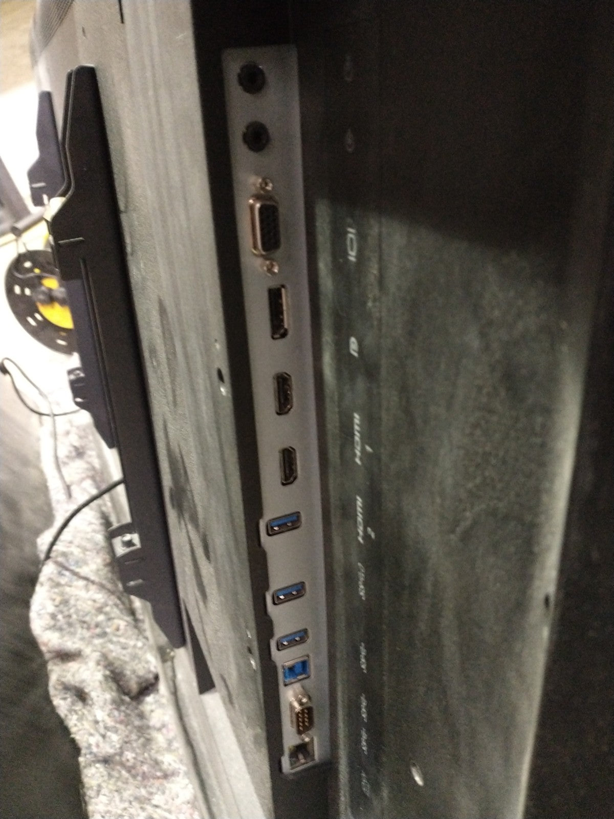 Dell C5519Q 55 Inch 4K Ultra HD HDMI Conference Room Monitor - Cracked Bezel