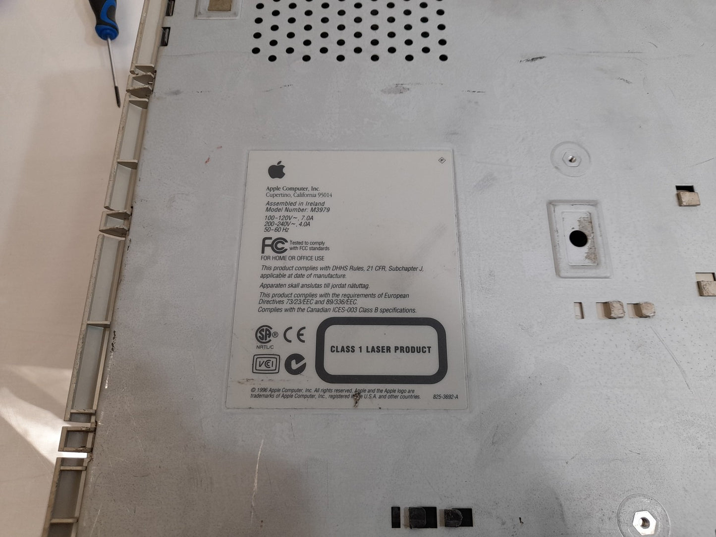 Apple Macintosh PowerPC G3/233 233MHz 512K Cache 32MB 4GB Desktop Computer