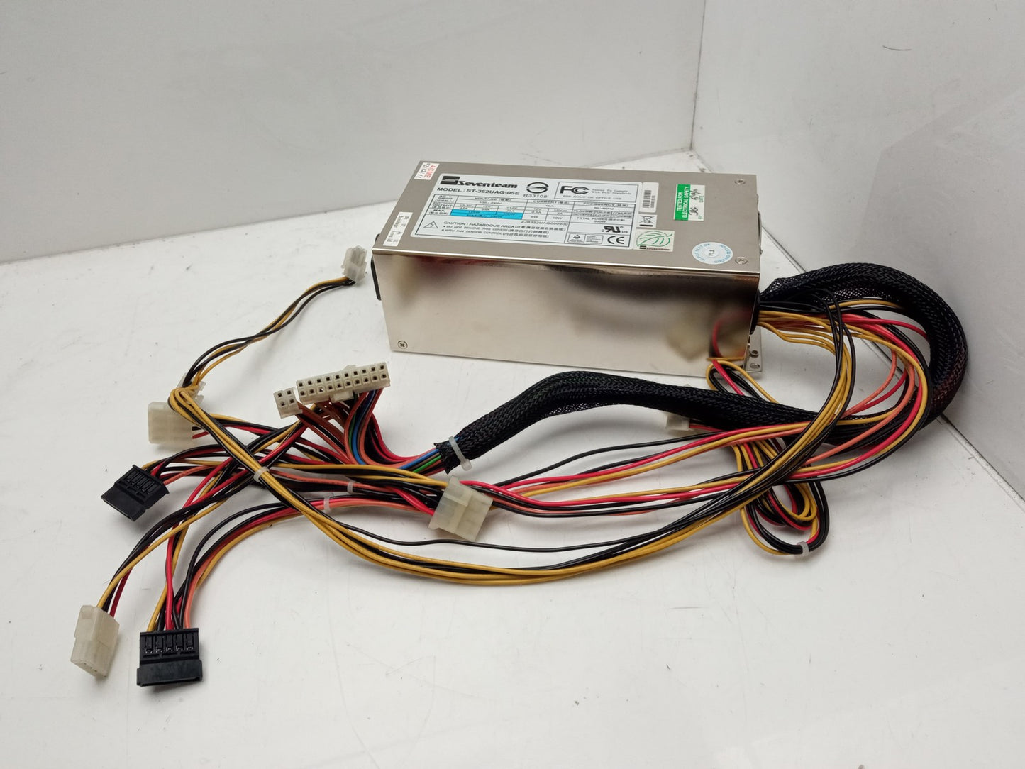 Seventeam ST-352UAG-05E 300W 2U Power Supply Unit