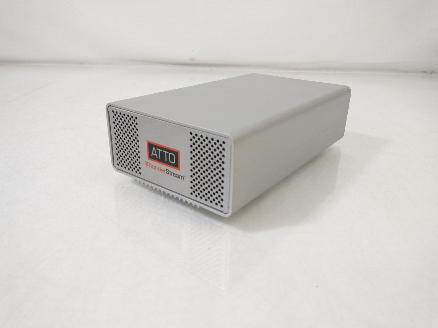 ATTO Technology TSSC-3808-D00 10Gb/s Thunderbolt to 6Gb/s SAS Desklink Device