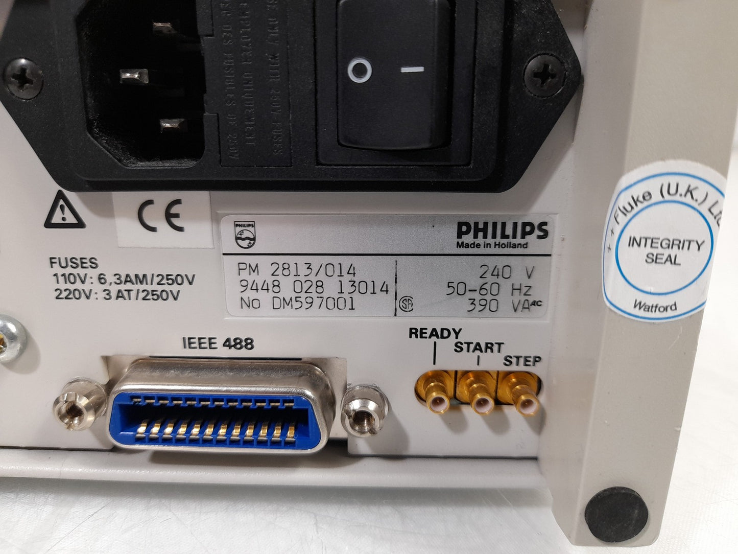 Philips Fluke PM2813 Programable Power Supply - 3x 30v / 10A / 60W