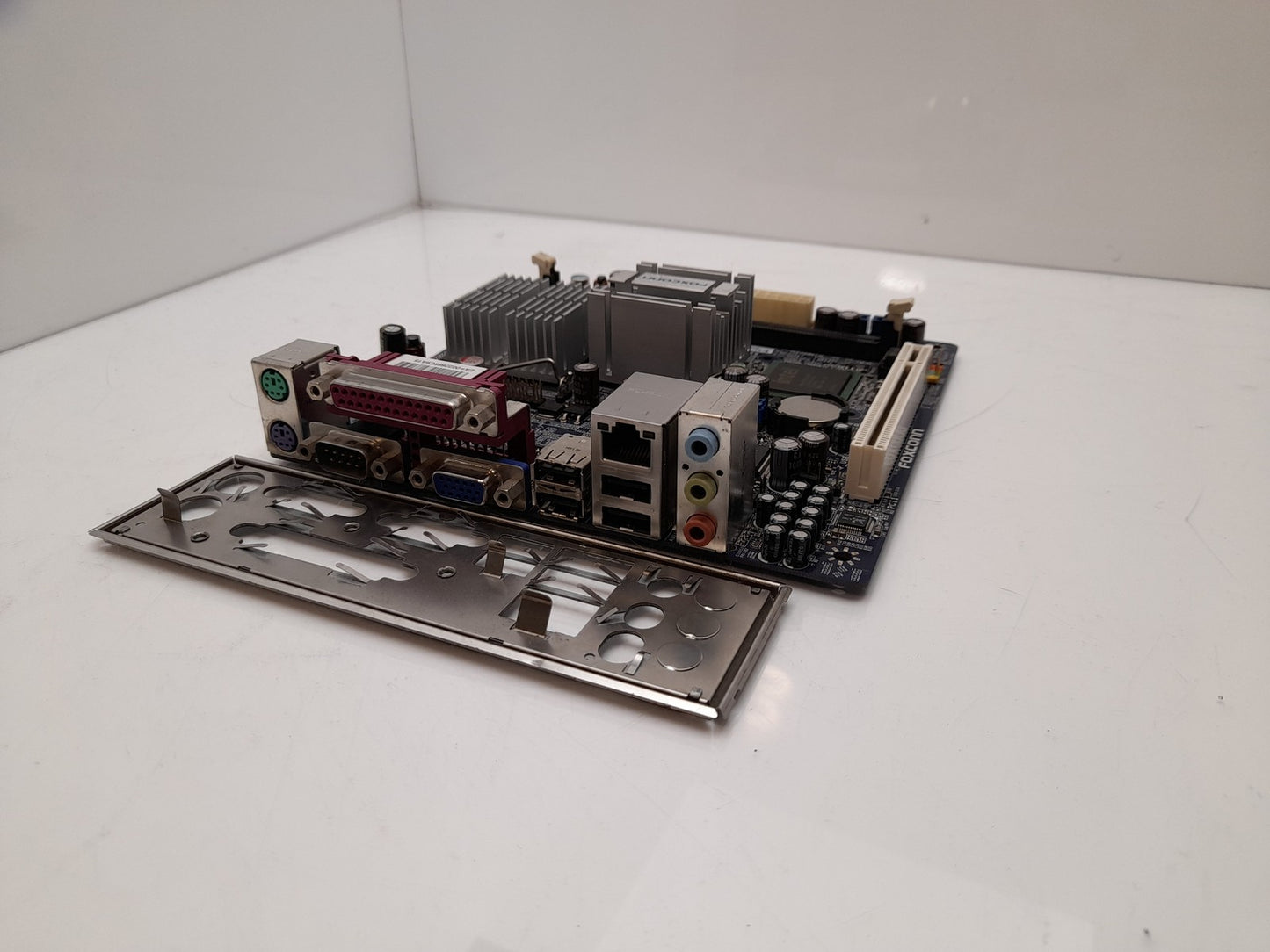 FoxConn 45CS Intel Atom 230 DDR2 Mini ITX Motherboard With I/O Shield