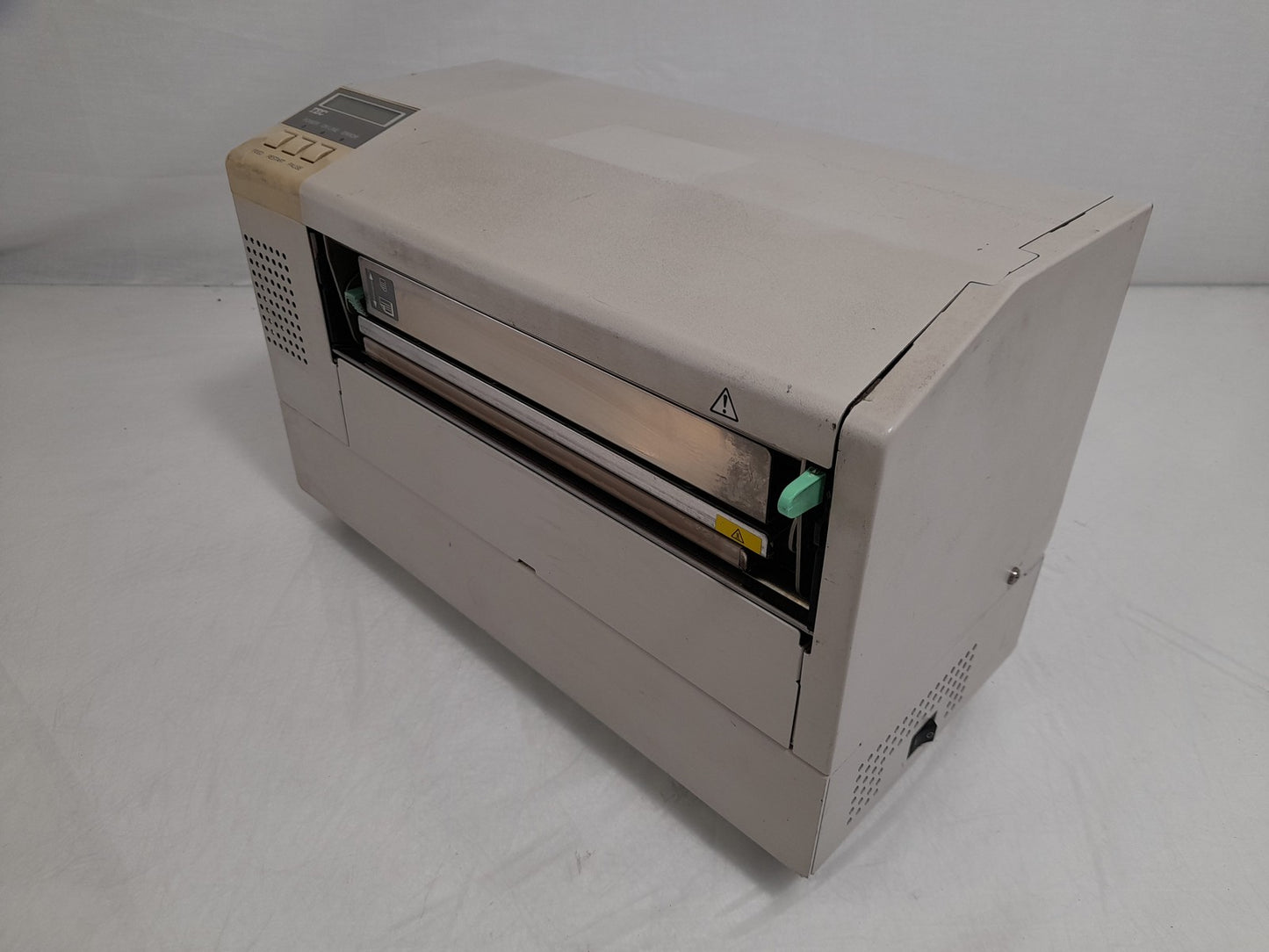 TEC B-852-TS12-QP Parallel & Serial Wide Industrial Label Printer Missing Holder