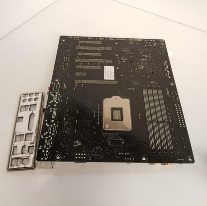 ASUS P9D WS Socket LGA1150 DDR3 ATX Motherboard With I/O Shield