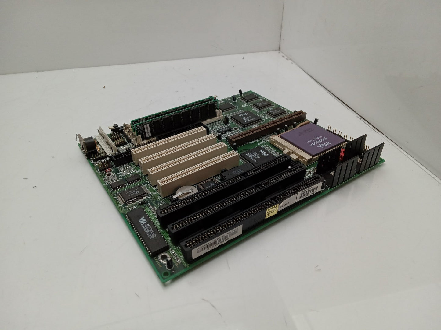 DFI G586IPV Vintage Socket 7 ISA Motherboard With Pentium 166 MHz 32MB EDO RAM