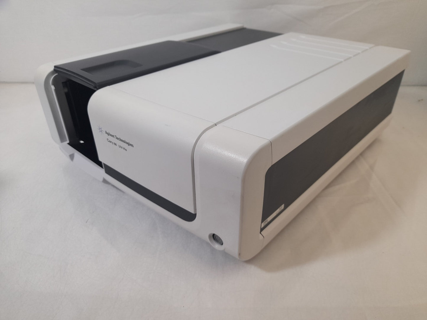 Agilent Technologies G6860A Cary 60 UV-Vis Spectrophotometer - With Power Supply