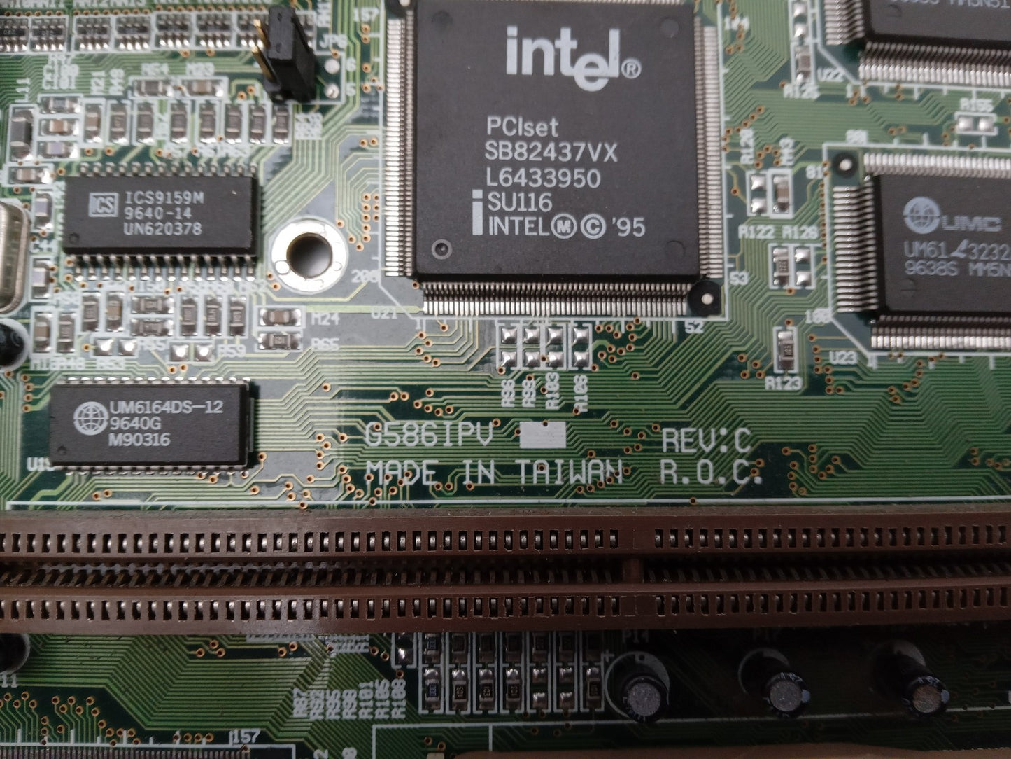 DFI G586IPV Vintage Socket 7 ISA Motherboard With Pentium 166 MHz 32MB EDO RAM