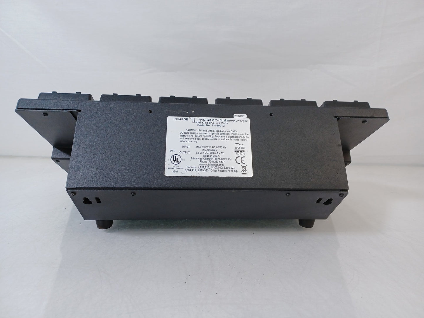 ACT iCHARGE i12 Z712 Twelve Bay Radio Battery Charger