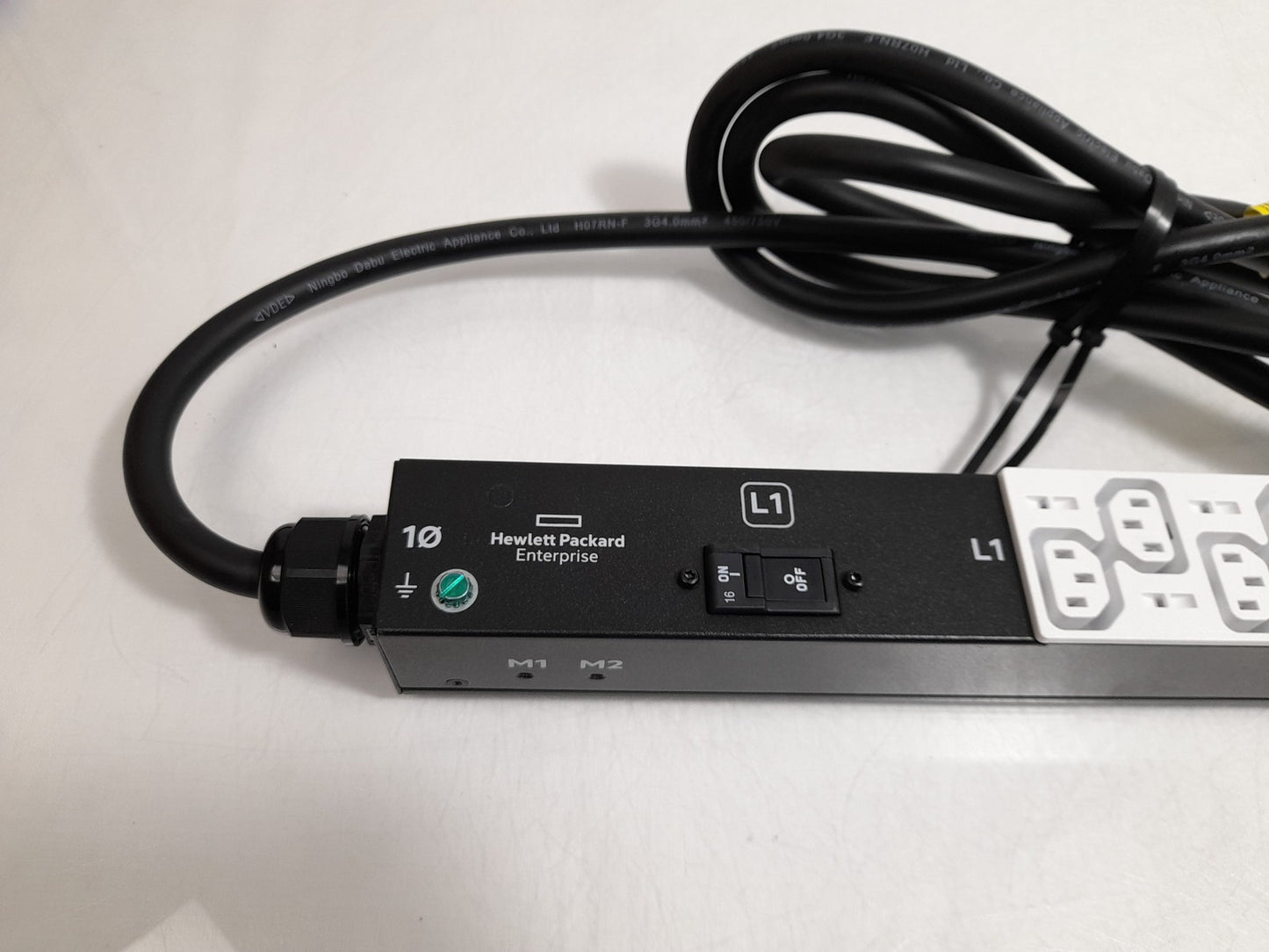 HPE P9Q45A 32A Power Distribution Unit PDU 20x C13 Outlets 866817-015