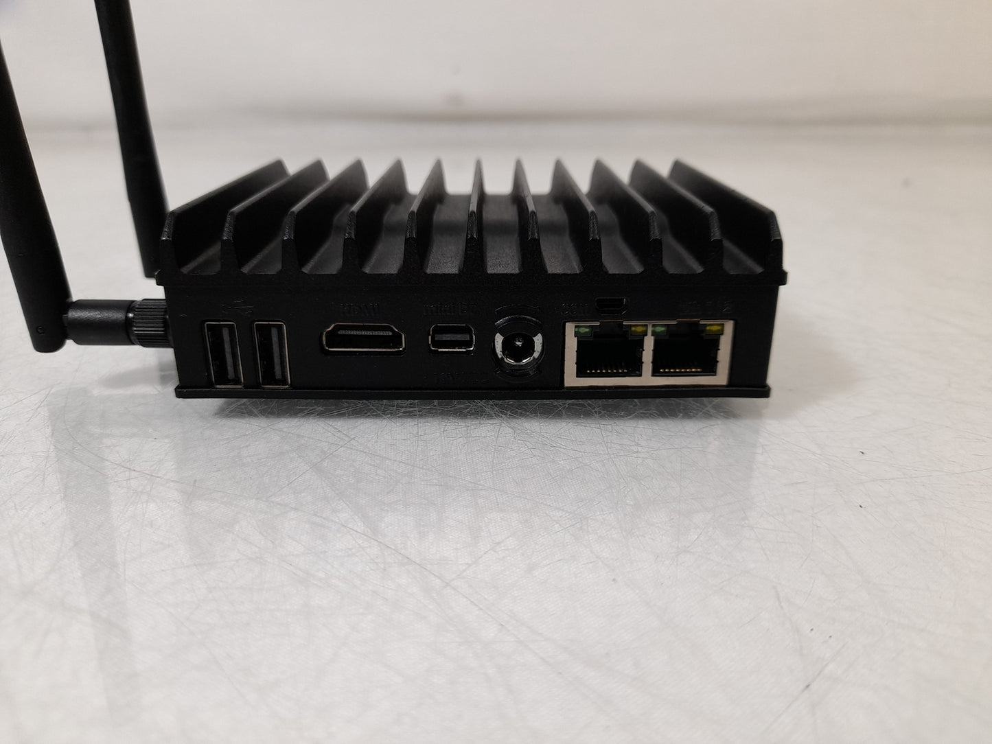 Compulab FITLET2-CE3930 Intel Atom Fanless Mini PC w/ 2GB DDR3 32GB M.2 - No OS