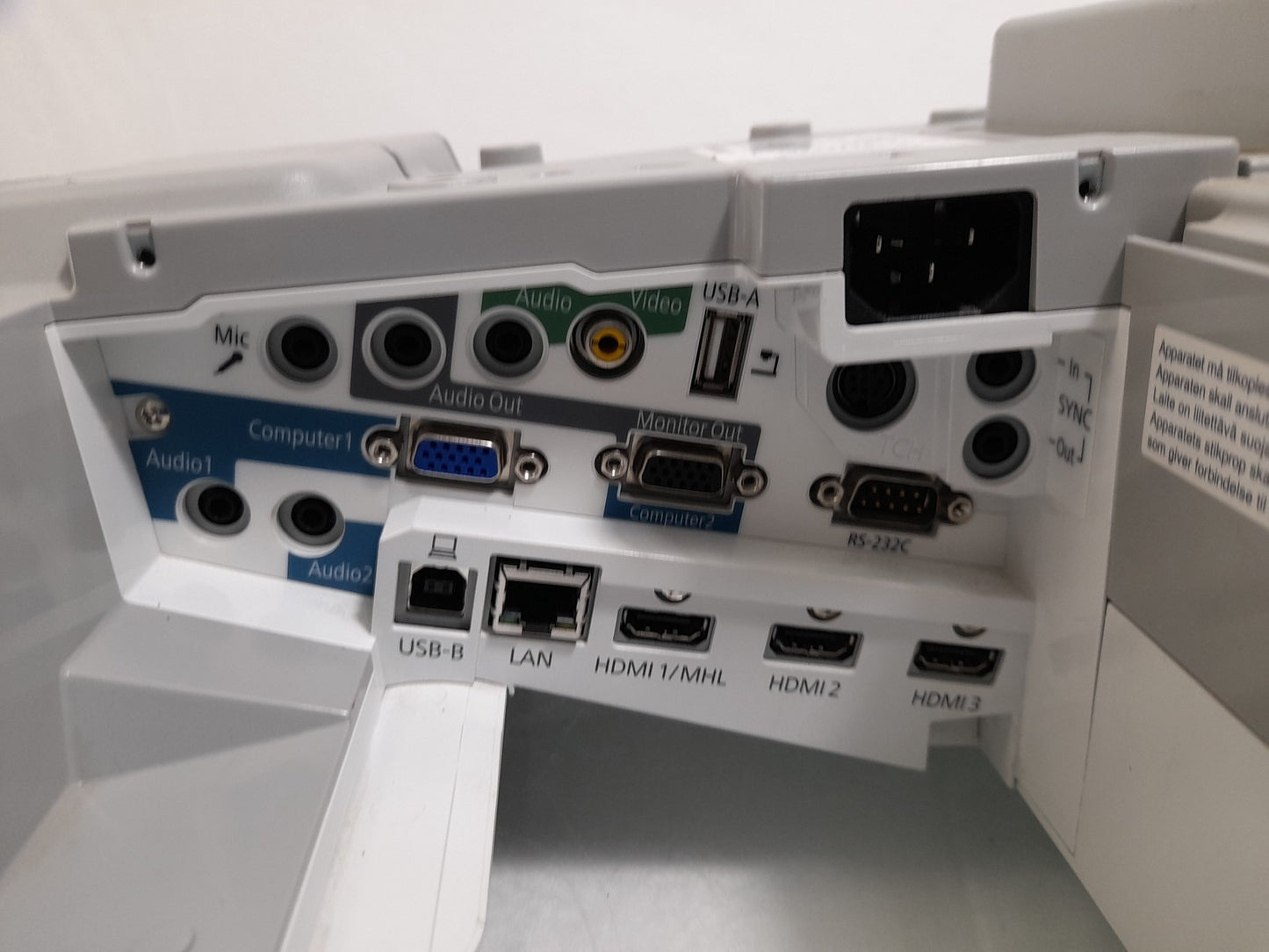 Epson H740B EB-695WI Short Throw Projector - 3066 Lamp Hours