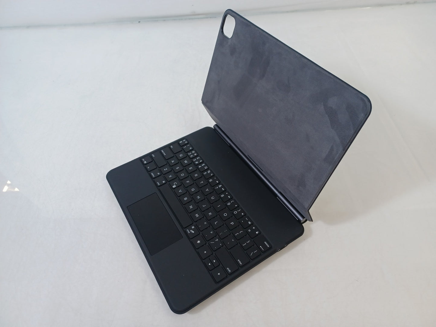 Belkin Connect Pro Keyboard Case With Magnetic Stand for iPad Pro 13" (M4)