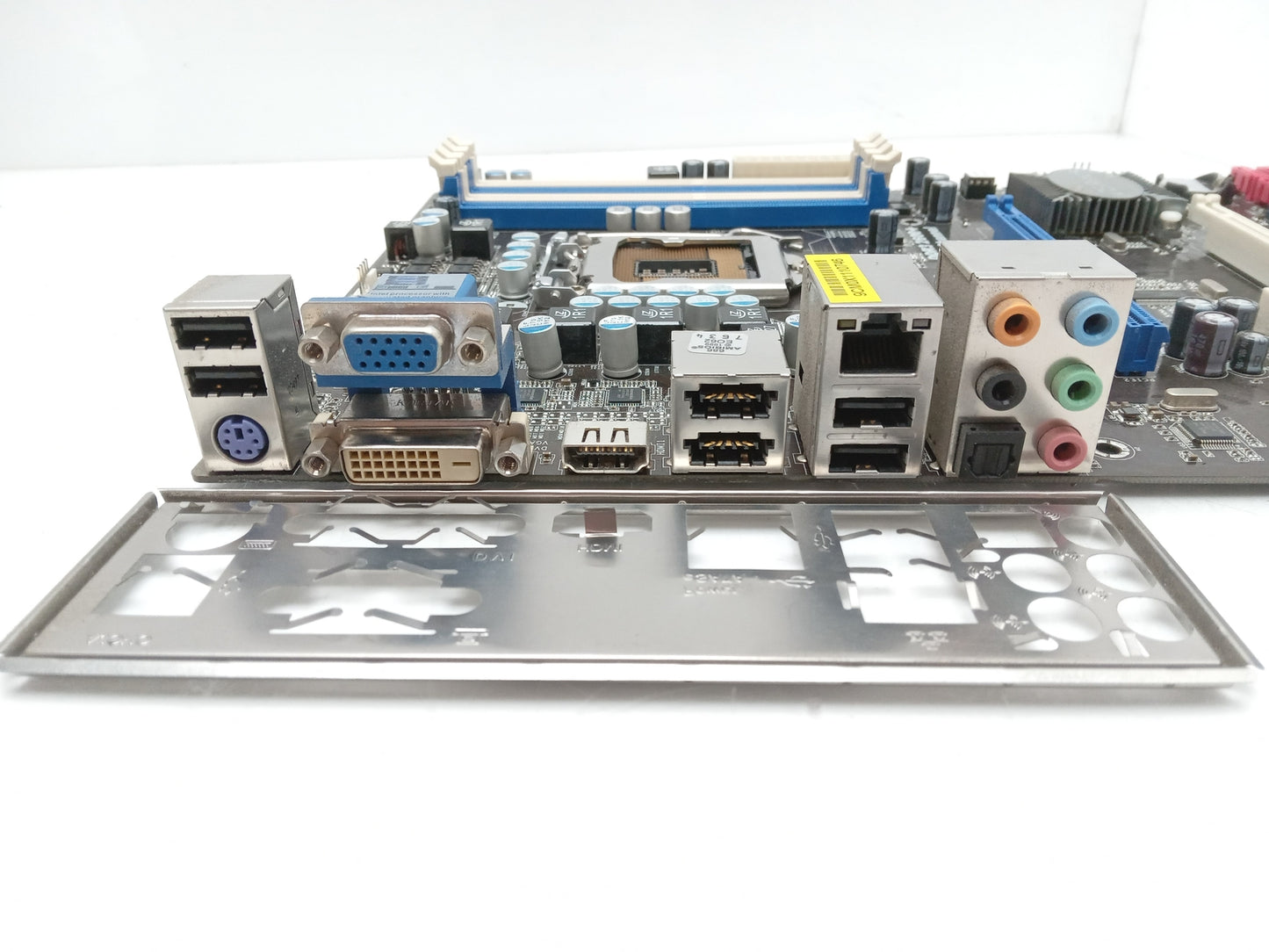 ASRock H55DE3 Socket LGA1156 DDR3 ATX Motherboard with I/O Shield