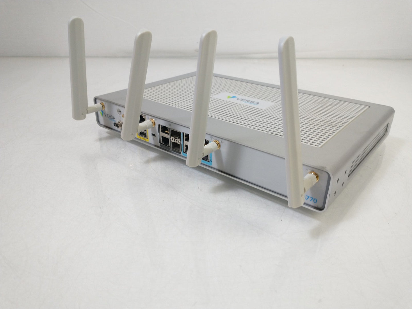 Versa Networks CSG770-WLA Appliance Cloud Services Gateway