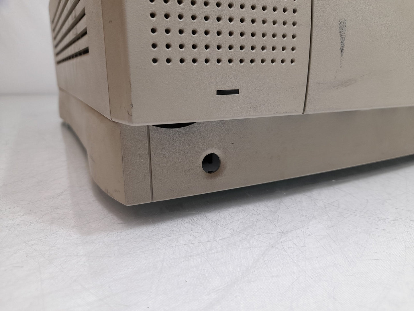 Apple Macintosh PowerPC G3/233 233MHz 512K Cache 32MB 4GB Desktop Computer