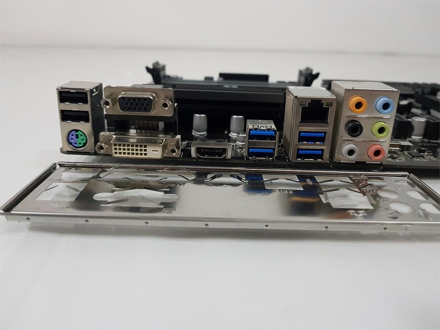 Gigabyte GA-Z87-HD3 Socket LGA1150 DDR3 ATX Motherboard with I/O Shield