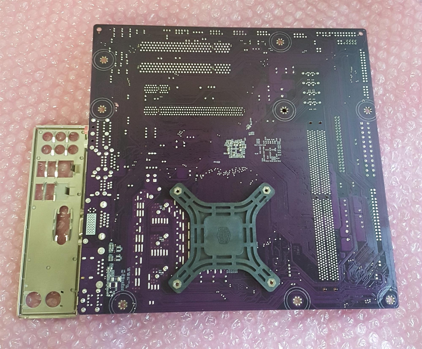 ECS MCP73VT-PM Socket LGA775 DDR2 Micro ATX Motherboard With I/O Shield