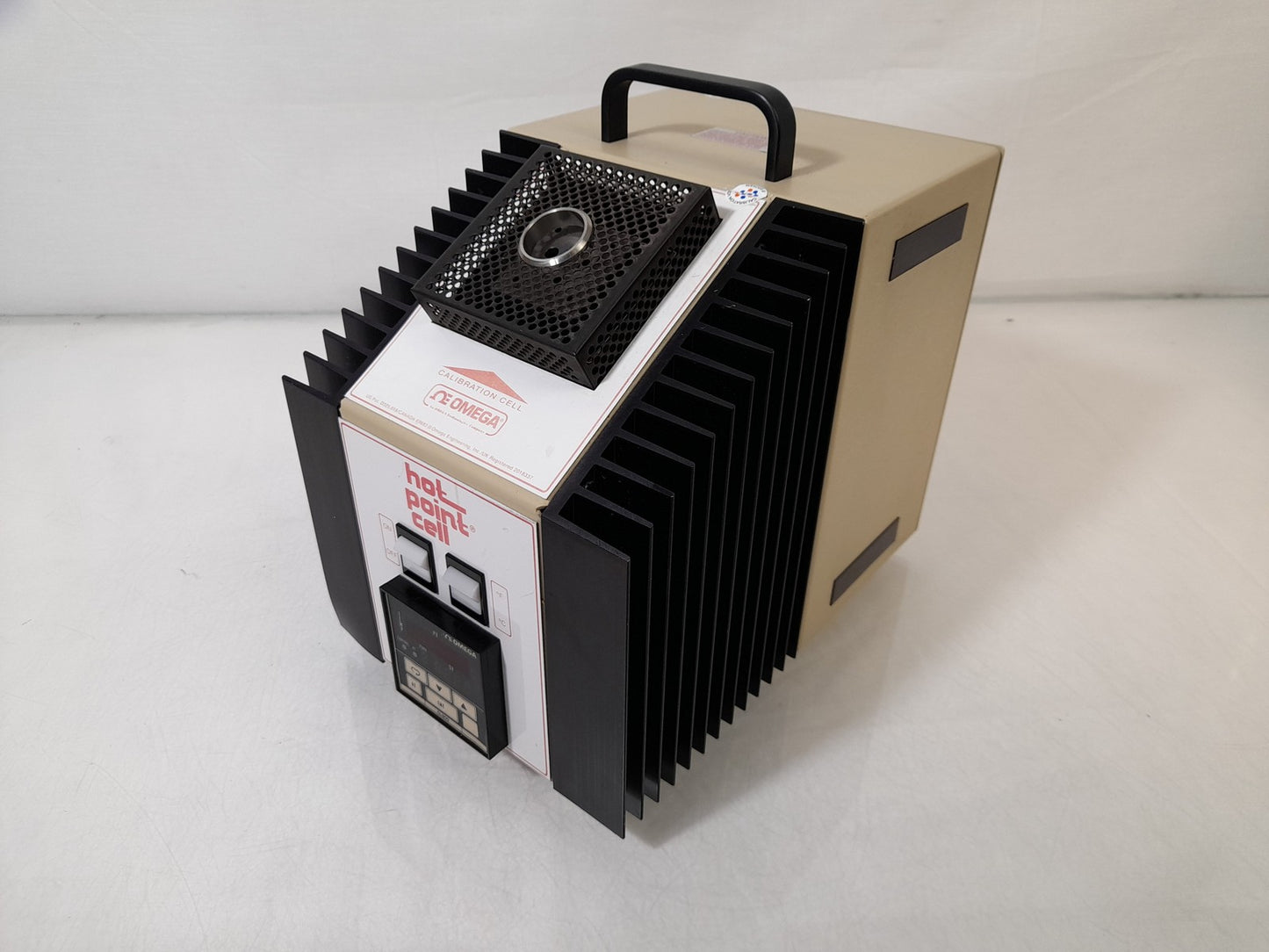 OMEGA CL900 Hot Point Cell Dry Block Temperature Calibrator (40-900°F)