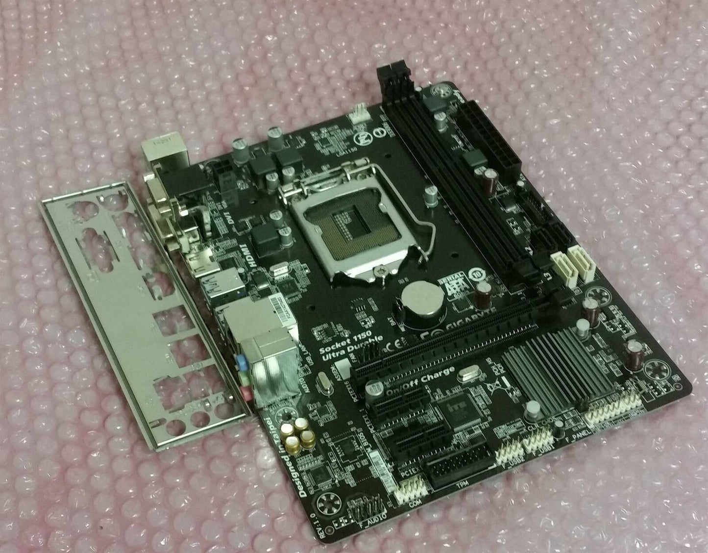 GIGABYTE GA-H81M-S2H Socket LGA1150 DDR3 Micro ATX Motherboard With I/O Shield