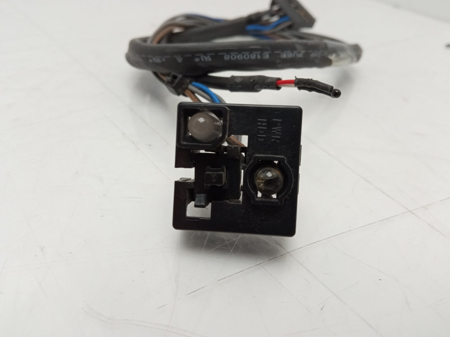 HP Z210 Z220 Z230 Power On Off Button Cable 640982-001 642093-001