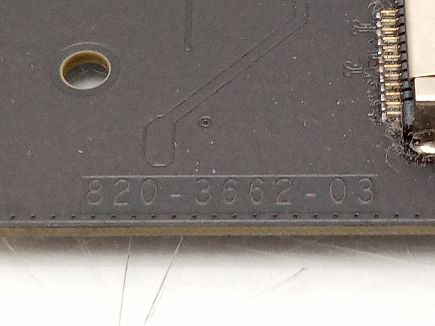 Apple MacBook Pro A1398 15" Logic Board 2.00 GHz 8GB 820-3662-03 - Broken Mount