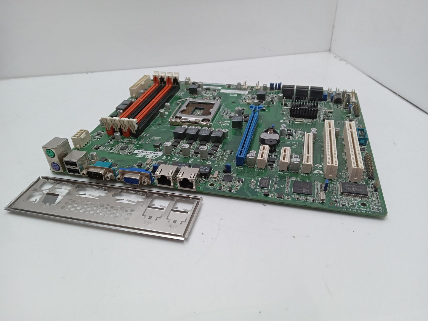 ASUS P8B-X/MR Socket LGA1155 DDR3 ATX Motherboard With I/O Shield