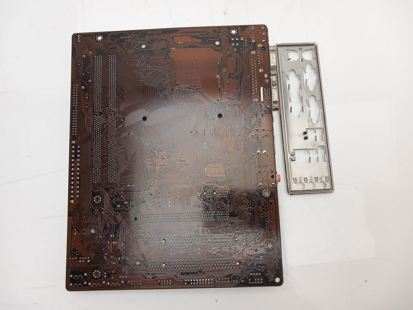 ASUS P5QPL-AM Socket LGA775 DDR2 Micro ATX Motherboard With I/O Shield