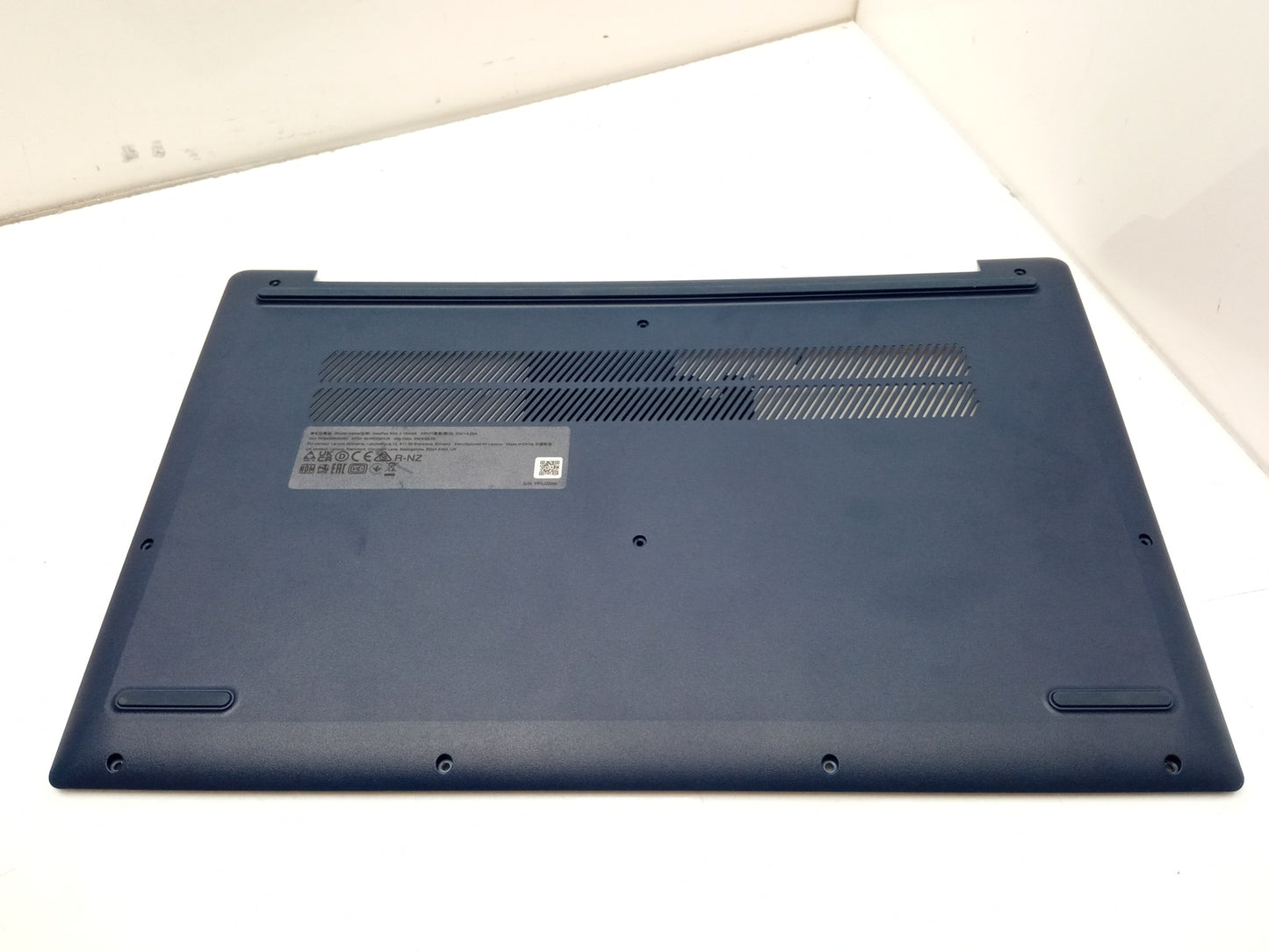 Lenovo Ideapad 3-15IAN8 Bottom Lid Case Cover AP2XP000410AYL