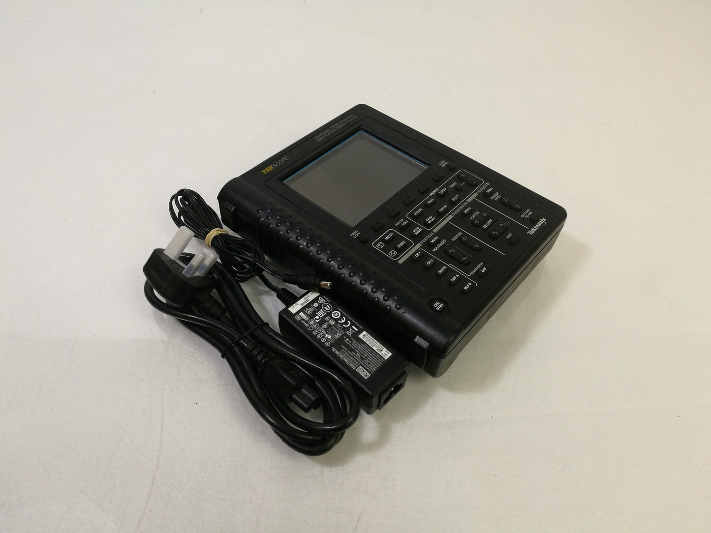 Tektronix TekScope THS720 Std Dual-Channel 100 MHz Handheld Oscilloscope