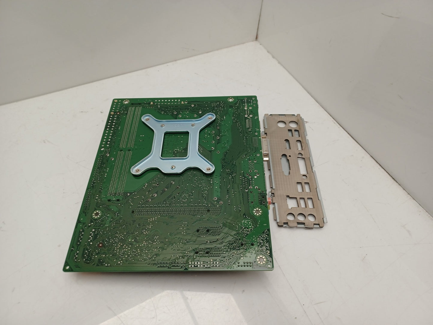 Fujitsu D3400-A11 GS 1 Socket LGA 1151 DDR4 M-ATX Motherboard with I/O Shield