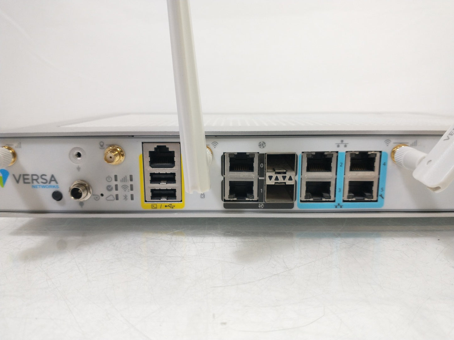 Versa Networks CSG770-WLA Appliance Cloud Services Gateway