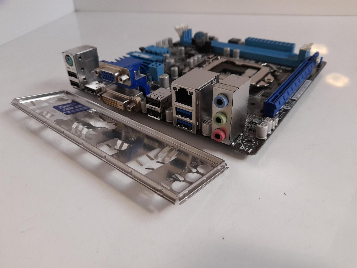 ASUS P8H61-1 R2.0 Socket LGA1155 DDR3 Mini-ITX Motherboard With I/O Shield