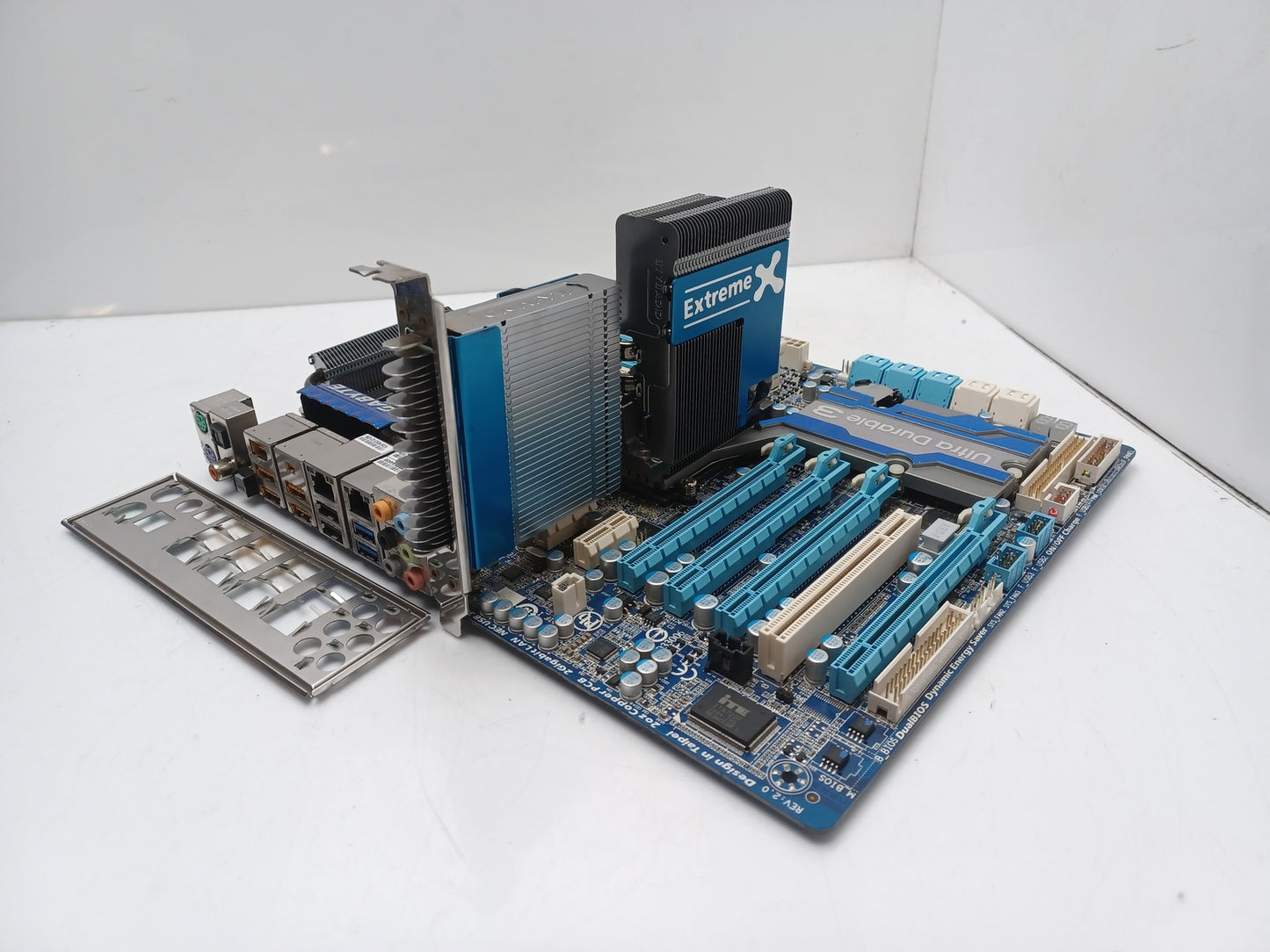 Gigabyte GA-X58A-UD7 Intel i7-930 (SLBKP) DDR3 ATX Motherboard With I/O Shield