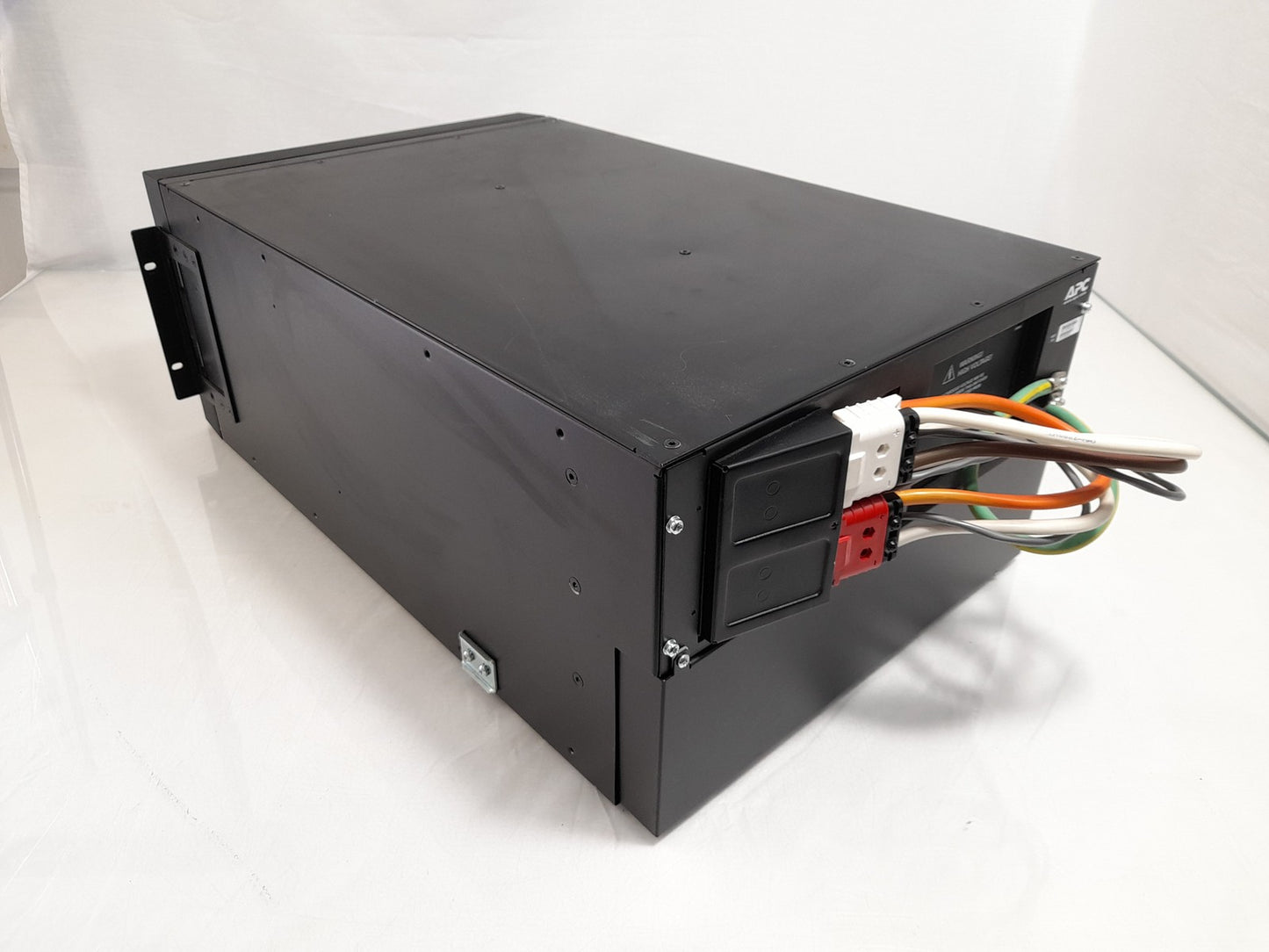 APC SURT192RMXLBP2 8 Bay External Battery Pack - No Batteries Or Cartridges