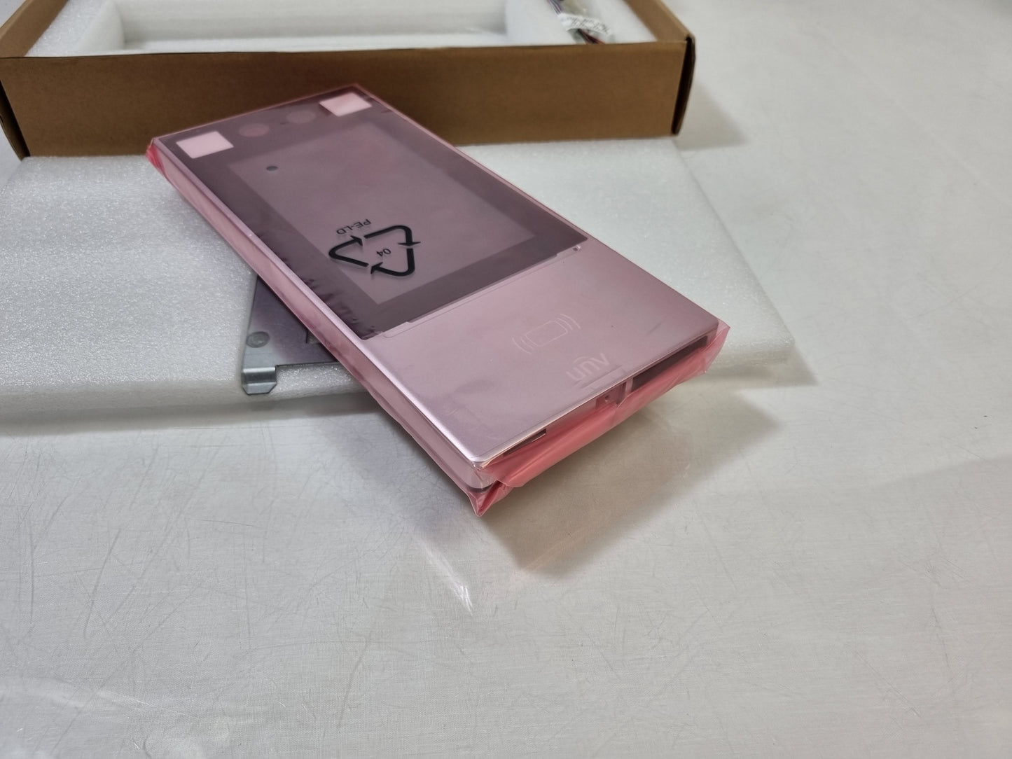 Uniview OET-213H-BTS1 UNV Face Recognition And Wrist Fever Terminal - New In Box