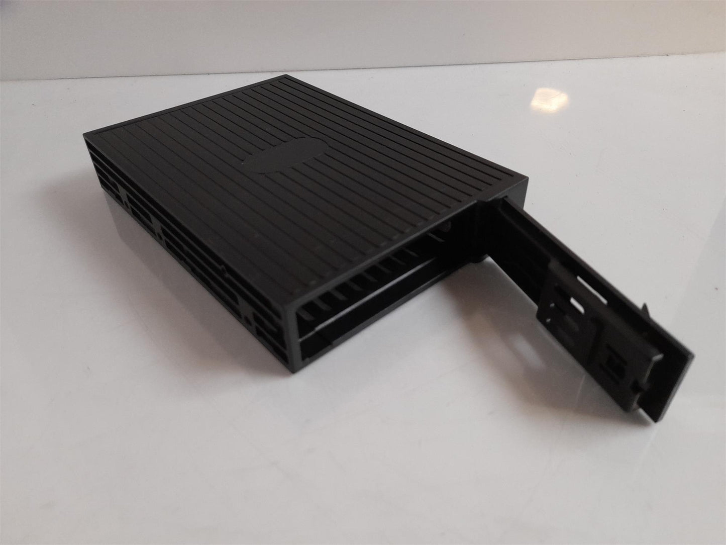 StarTech.com 2.5' SAS/SATA to 3.5' SATA HDD Hard Drive Converter 25SATSAS35