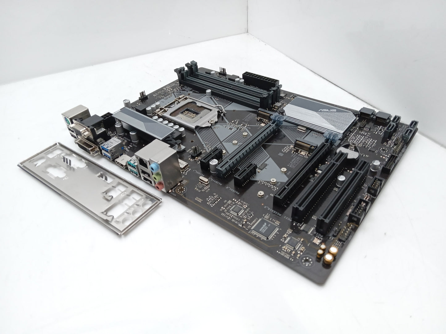 ASUS Prime B360-PLUS LGA1151 DDR4 Motherboard With I/O Shield - Bent Pins