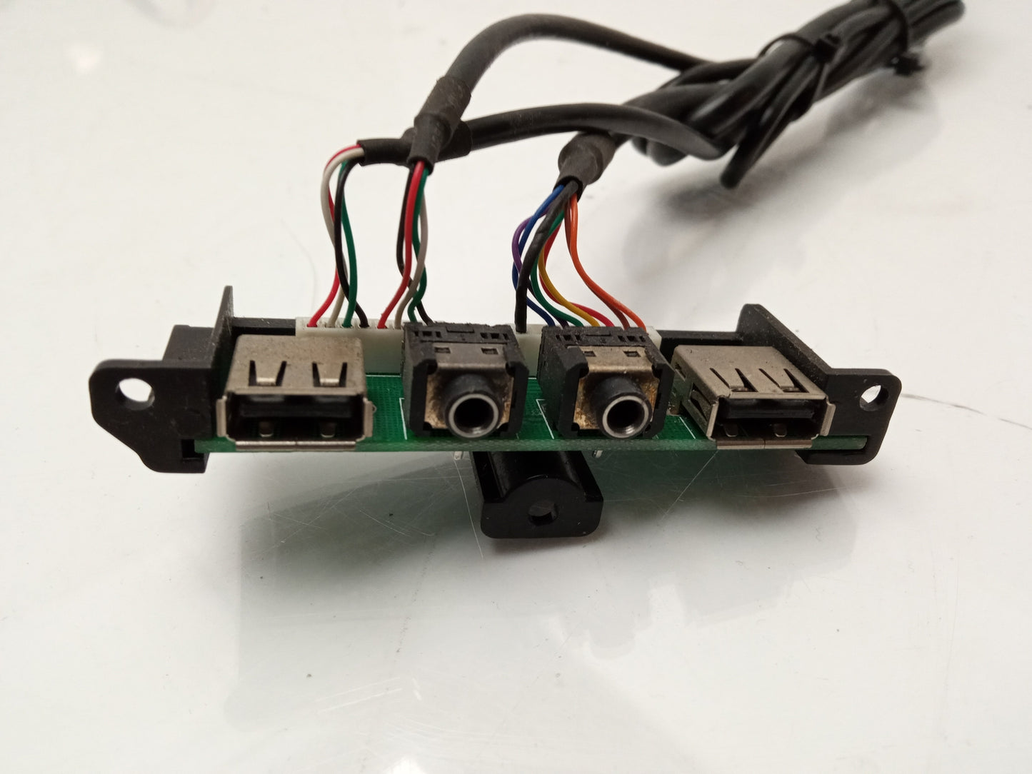 SilverStone Grandia GD04 HTPC USB 2.0 Front Panel I/O Ports And Power Button