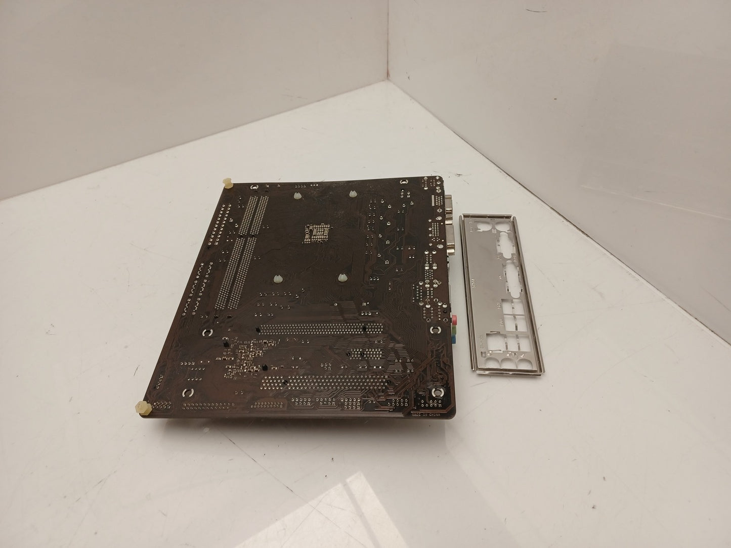 ASRock FM2A75M-DGS Socket FM2 M-ATX DDR3 Motherboard With I/O Shield