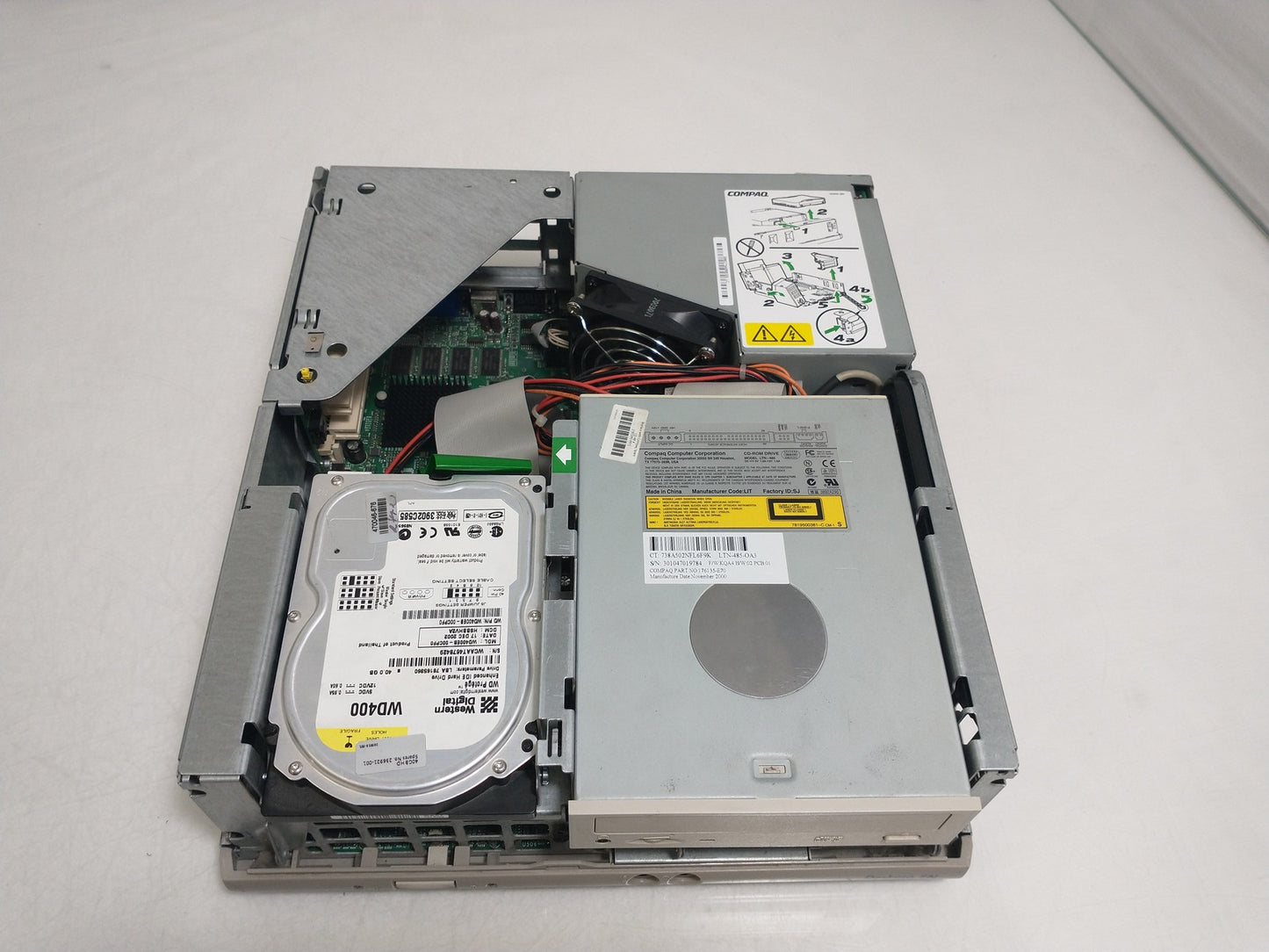 Vintage Compaq Deskpro EN PC Pentium III 933 MHz 384MB 40GB HDD With CRT