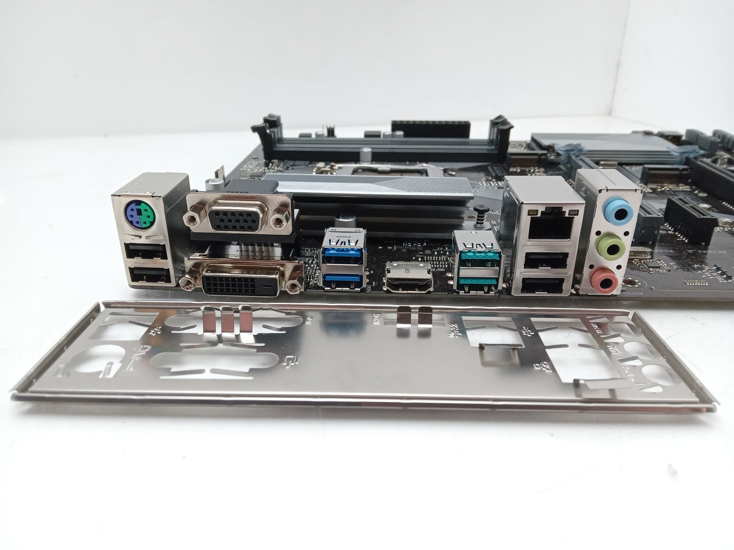 ASUS Prime B360-PLUS LGA1151 DDR4 Motherboard With I/O Shield - Bent Pins