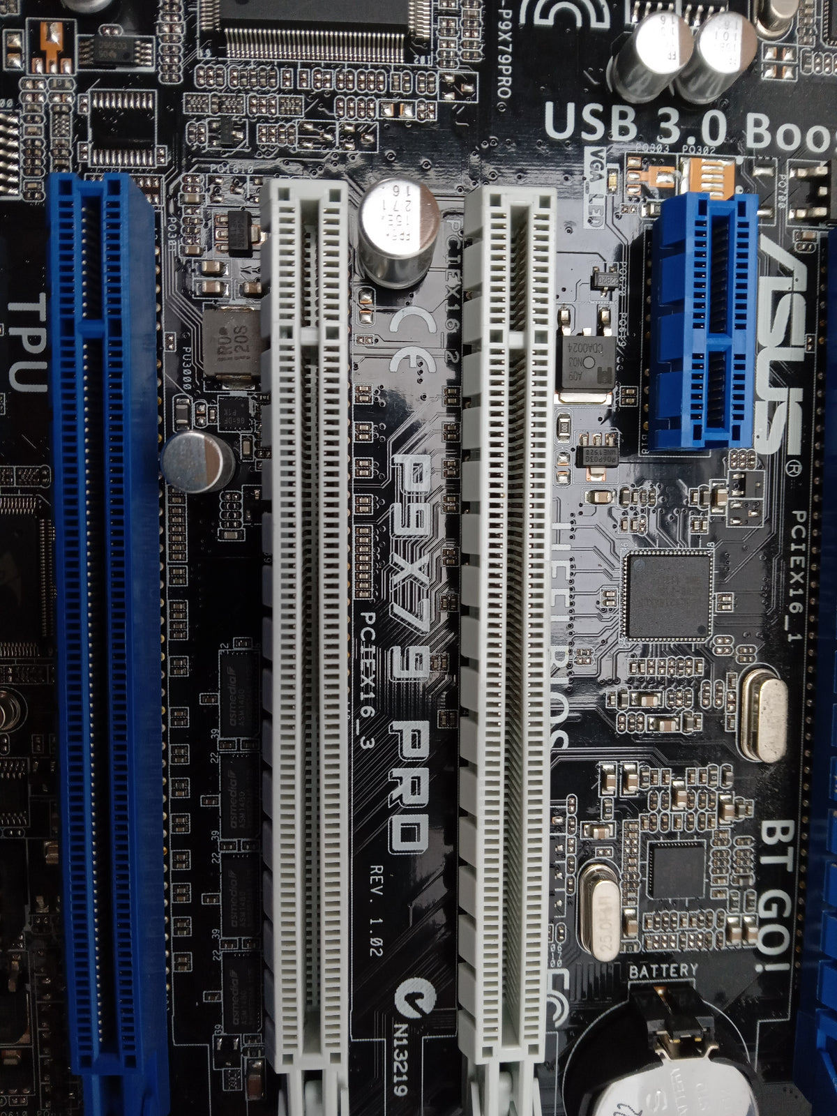 ASUS P9X79 Pro socket LGA 2011 DDR3 PCIe Motherboard with I/O Shield