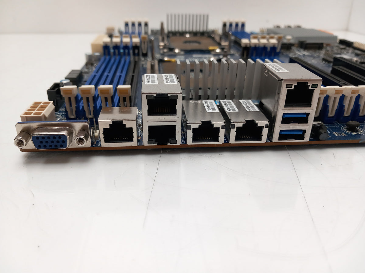 Gigabyte MD71-HB0 Socket LGA 3647 DDR4 Server Motherboard