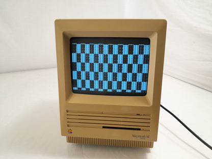 Macintosh SE M5011 2x1MB RAM 800K Floppy Drive - No Hard Disk
